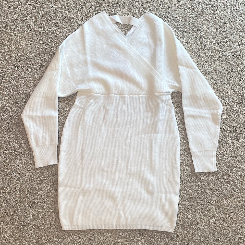 BRAND NEW NEVER WORN White Long Sleeve Short Sweater Dress